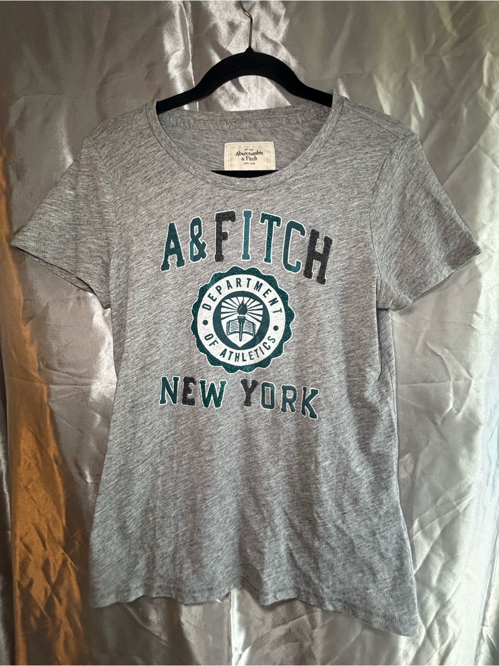 Vintage Y2K Abercrombie &Fitch New York Grey Logo Tee Size large